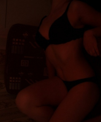 💋
У меня есть все, чтобы сделать твои фантазии реальностью. Я обладаю не только красивой внешностью, но и чувственным обонянием, позволяющим ощущать каждый твой вздох. Мои услуги позволяют тебе испытать настоящие оргазмы, которых ты никогда не забудешь. 🔥
Я мастерски владею техникой массажа, могу расслабить твое тело и душу после тяжелого рабочего дня. Мои руки способны пробудить в тебе новые эмоции и унести в мир незабываемых ощущений. 💆♂️
Мои клиенты отмечают, что я всегда создаю уютную и расслабляющую атмосферу, я обеспечиваю полную конфиденциальность и умею слушать. Результат - полное удовлетворение и желание вернуться ко мне снова. 💯
Ознакомься с моими фото, чтобы убедиться, что я настоящая и соблазнительная. Жду тебя в Москве, чтобы дарить тебе незабываемые моменты удовольствия. Не упусти шанс испытать все, чего ты давно мечтал! 😘 Целия